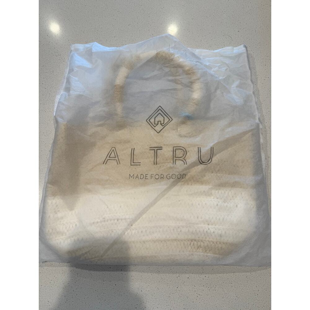 Altru Straw Tote with White Accent Stripes Beach Bag‎